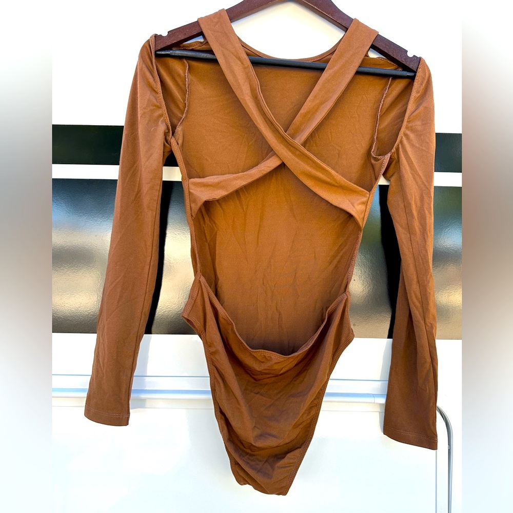 Brown bodysuit fall top SHEIN Strappy Back Bodysuit Size Small